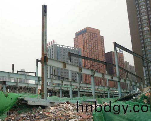 拆(chai)遷(qian)工(gong)程(cheng)