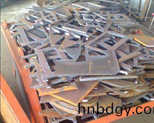 廢(fei)舊(jiu)鋼(gang)材(cai)迴(hui)收