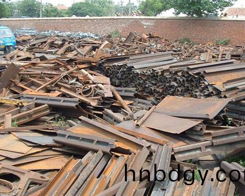 廢舊鋼(gang)材(cai)迴(hui)收(shou)